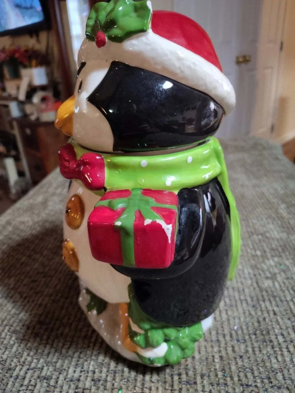 COLLECTIBLE PENGUIN COOKIE JAR - GREAT FOR WINTER MONTHS